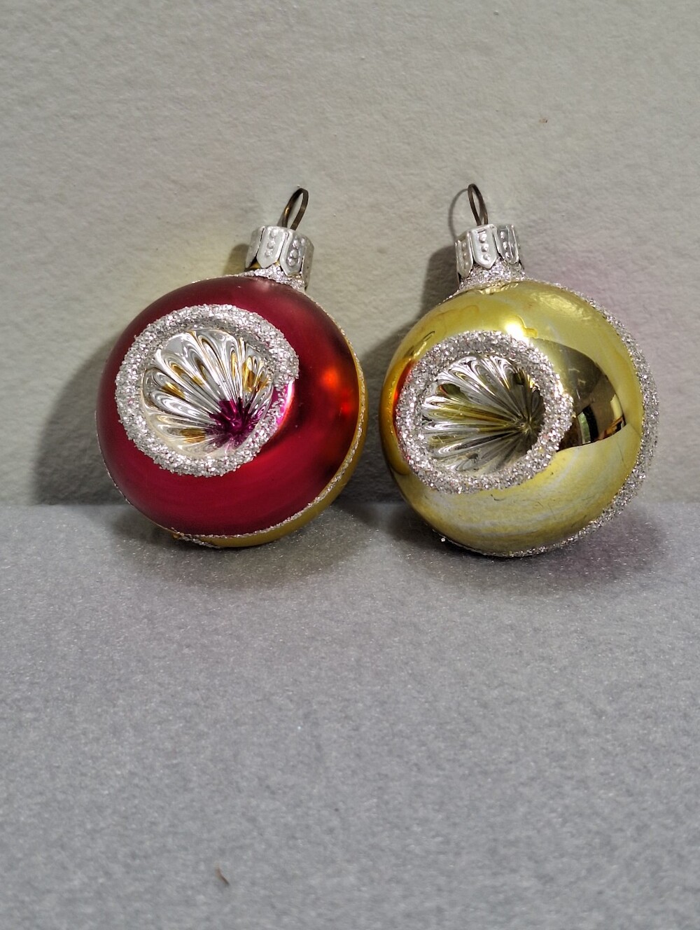 2 VTG MCM Mercury Glass Indent Reflector Muliticolor Christmas Ornaments Glitter
